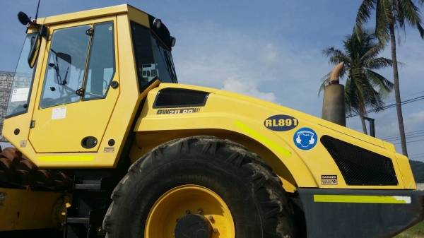 ขาย รถบดล้อหนามBomag ปี2006 ทำงาน 6000 ชั่วโม