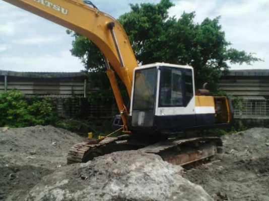 KOMATSU PC 200-5 เอกสารเล่ม รถ กทม. ราคา 420,000