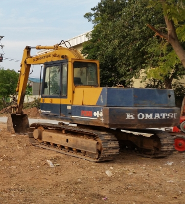 รถแบคโฮ KOMATSU  PC 100 รุ่น3