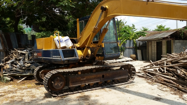 รถแบคโฮ KOMATSU  PC 100 รุ่น3