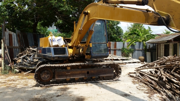 รถแบคโฮ KOMATSU  PC 100 รุ่น3