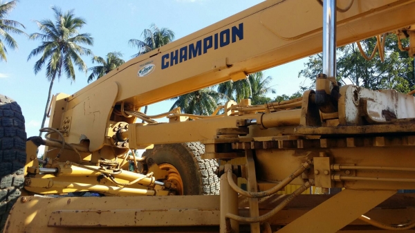 ขาย แชมเปี้ยนส์740Aปี1998 ทำงาน 18000 ซ ม