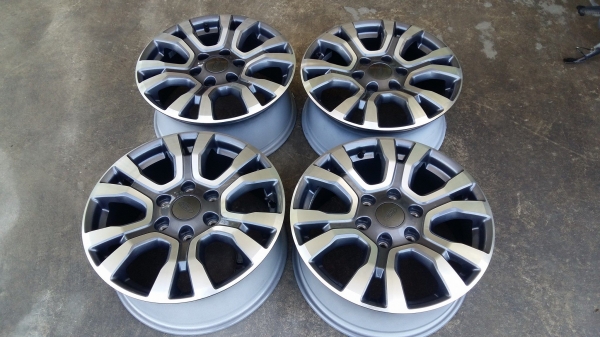 ขายล้อแม็กป้ายแดง ranger 18&quot;&times;8&quot;สนใจติดต่อ ตาเล็ก ล้อและยางครับ 081-3747940