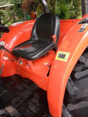 รถไถคูโบต้า  L4708SP  (4wd)   รถสวย เกรดเอแน่นอน  สีเดิมๆ100\%  เลขไมล์เพียงแค่ 95 ชั่วโมง   เจ้าของเดิมใช้งานน้อยมากๆค่ะ   สภาพนางงาม. สวยสุดๆเหมือนๆได้รถใหม่เลยค่ะ