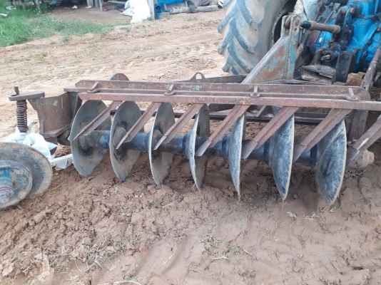 ขายด่วนรถไถ FROD 6600เสื้อลาย สภาพพร้อมใช้งาน เครื่องดี ยางพร้อมใช้งาน เอกสารเล่มทะเบียน สนใจสอบถาม 093-0764943