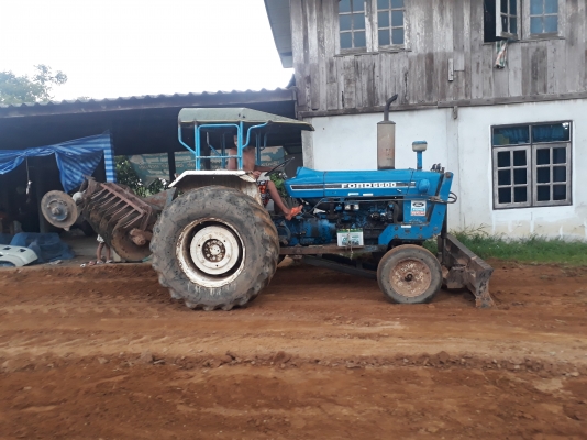 ขายด่วนรถไถ FROD 6600เสื้อลาย สภาพพร้อมใช้งาน เครื่องดี ยางพร้อมใช้งาน เอกสารเล่มทะเบียน สนใจสอบถาม 093-0764943