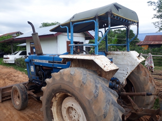 ขายด่วนรถไถ FROD 6600เสื้อลาย สภาพพร้อมใช้งาน เครื่องดี ยางพร้อมใช้งาน เอกสารเล่มทะเบียน สนใจสอบถาม 093-0764943