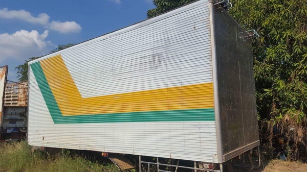 ขายค่ะ ตู้สแตน ยาว 6.20 เมตร ตามสภาพ โทร 081-7855503,089-7087998 Dum sukhothai