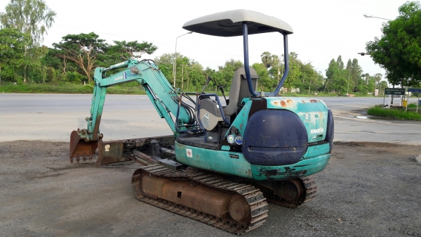 รถขุด Komatsu PC30R-8 เก่าญี่ปุ่นแท้ ใบมีด6ทิศทาง