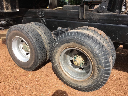 ขาย240นางฟ้า หัวเด้ก้าเครื่อง320เกียร์zf ยางดี