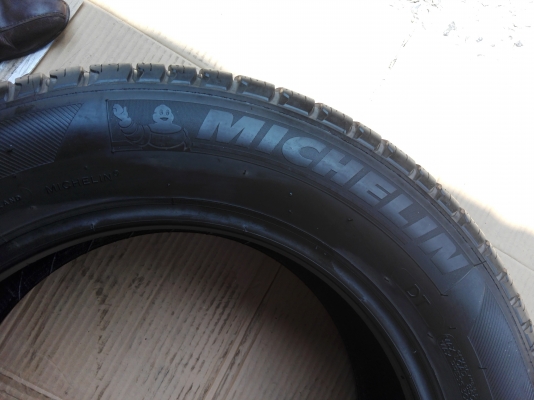 ขายยาง michelin 225 65 17 ปี 14 ยางสภาพดี ดอกสวยหนา เสมอ ไม่เป็นคลื่น ไม่กินข้าง ไม่ประ ไม่บวม