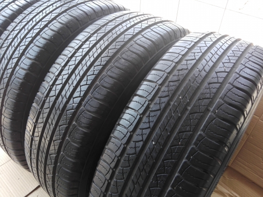 ขายยาง michelin 225 65 17 ปี 14 ยางสภาพดี ดอกสวยหนา เสมอ ไม่เป็นคลื่น ไม่กินข้าง ไม่ประ ไม่บวม