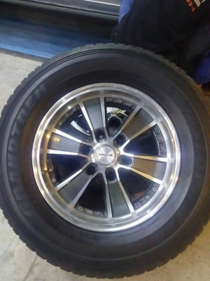 แม็กขอบ 17 พร้อมยาง DUNLOP 265 65 17 ปี 13 สภาพสวยทั้ง 4 วง ตามรูป
