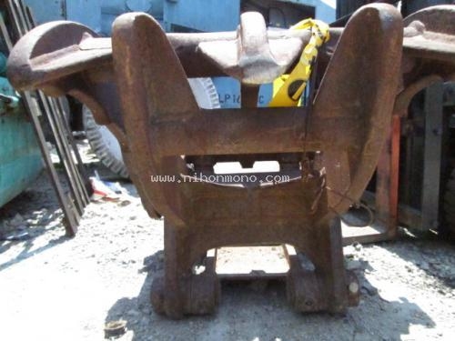 พิเศษราคา 39,000 บาท หัวหนีบ รหัสสินค้า 80802528 สำหรับ รถขุด PC60, SK60 รูสลัก 55mm. ความกว้างสลัก 33 cm.ติดต่อ 081-8283376  www.nihonmono.com