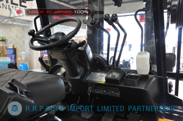 ขายรถโฟล์คลิฟท์มือสอง TOYOTA รุ่น 7FG45-50692 นำเข้าจากประเทศญี่ปุ่น 100\% ไม่เคยใช้งานในไทย