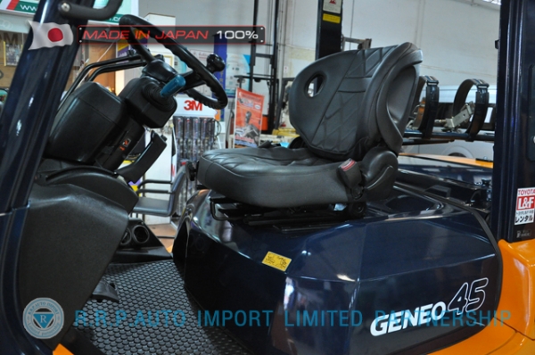 ขายรถโฟล์คลิฟท์มือสอง TOYOTA รุ่น 7FG45-50692 นำเข้าจากประเทศญี่ปุ่น 100\% ไม่เคยใช้งานในไทย