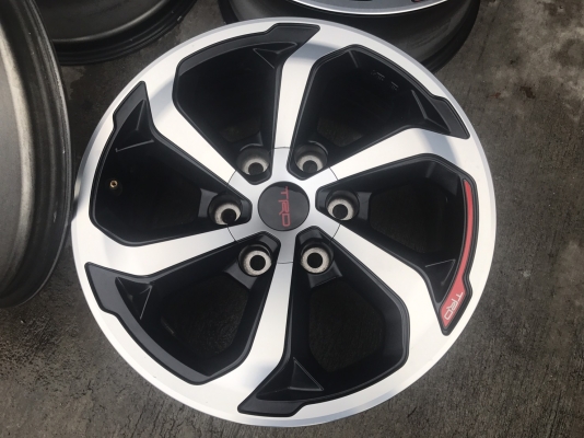ล้อแม็กป้ายแดง TOYOTA REVO TRD ขอบ 17 ล้อแม็กป้ายแดง TOYOTA REVO TRD ขอบ 17