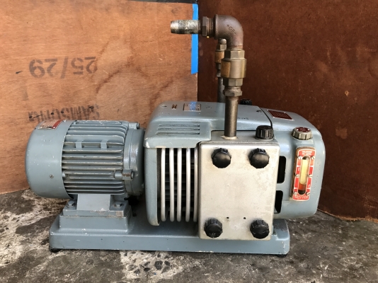 ขายปั้มแวคคั่มสูญญากาศ Vacuum pump Baujahr made in Germany ขนาด 1.5HP. 380V   สภาพสวยมาก ดูดแรง วิ่งนิ่ม พร้อมใช้งาน
