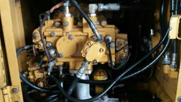 ขาย KOMATSU PC 40-6 ตัวเดินรุ่น 1 รถตรัง ราคา 250,000