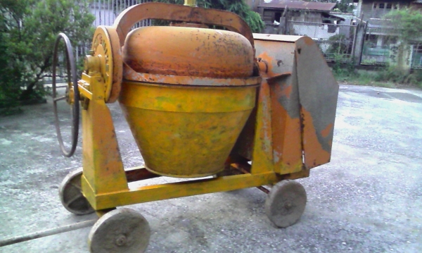 โม่ผสมปูน(ขายเเล้วขอบคุณทีมงานเว็บพี่เสือทุกท่าน)