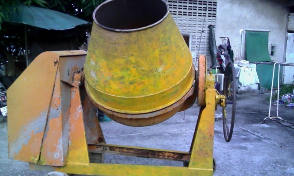 โม่ผสมปูน(ขายเเล้วขอบคุณทีมงานเว็บพี่เสือทุกท่าน)