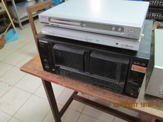 ขาย ฃุดเครื่องเสียง  ครบทุกฃิ้นครับ   ขายยก 6000บาท