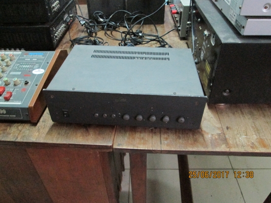 ขาย ฃุดเครื่องเสียง  ครบทุกฃิ้นครับ   ขายยก 6000บาท