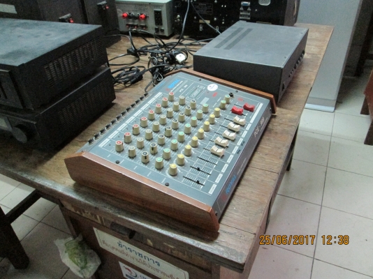 ขาย ฃุดเครื่องเสียง  ครบทุกฃิ้นครับ   ขายยก 6000บาท