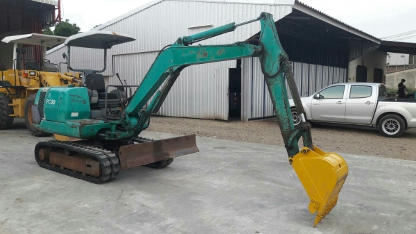 รถขุด Komatsu PC30-7 เก่าญี่ปุ่นแท้ รถขุด Komatsu PC30-7 เก่าญี่ปุ่นแท้