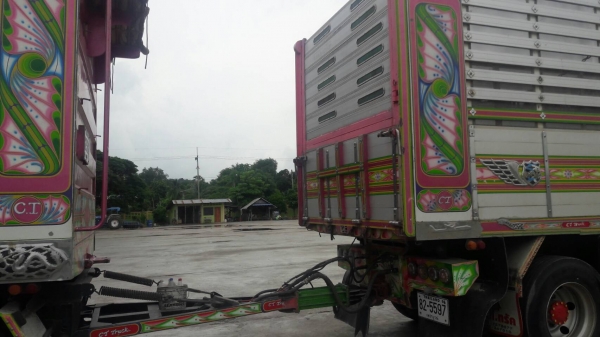 พ่วง 22 ล้อ ISUZU FXZ360 ปี 52 ไมล์ 6 แสนกระบะมิเนียม - ดั้ม อู่ ซีทีทรัค ( ถอดคานหน้าออก - ลงเล่มแล้ว) 2.45 ต่อรอง