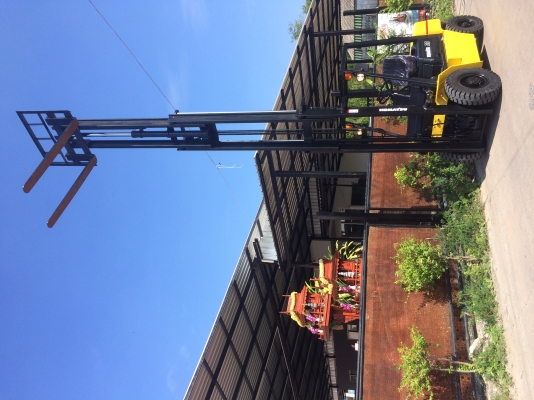 ขายรถยกโฟร์คลิฟท์ยี่ห้อKomat&#039;su เสาสูง 6เมตร