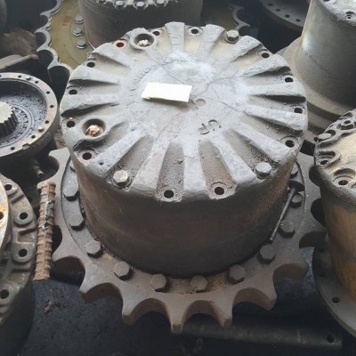 ตัวเดิน KOMATSU PC 200-5 เซียงกงใน 70,000 บาท ตัวเดิน KOMATSU PC 200-5 เซียงกงใน 70,000 บาท