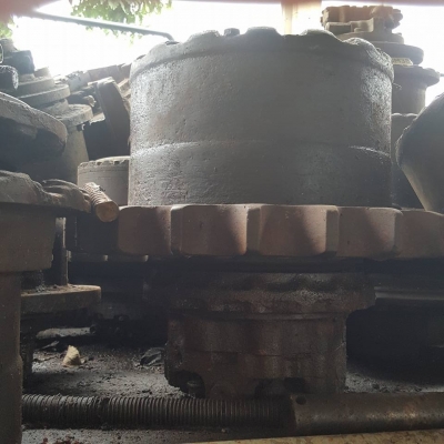 ตัวเดิน KOMATSU PC 200-5 เซียงกงใน 70,000 บาท ตัวเดิน KOMATSU PC 200-5 เซียงกงใน 70,000 บาท