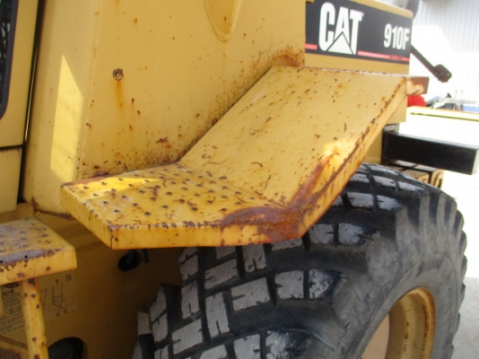 ขายรถตัก Caterpillar 910F (1.3คิว) 5,000ชม.นำเข้าจากญี่ปุ่น 092-929-9942 ธีรเทพ (แบงค์)