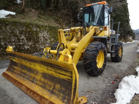 ถึงไทยแล้ว รถตัก Komatsu WA200-3 (2คิว) เปลี่ยนบุ๊งกี๋มาให้แล้วครับ  นำเข้าจากญี่ปุ่น ไม่เคยใช้ในไทย สภาพสวยๆ