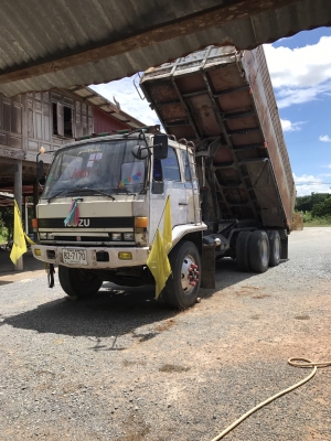 ขาย 585,000 บาท ISUZU ROCKY ดั้ม 2 เพลา สโลว์กลาง คัสชีสวย FXZ13NFY เครื่อง 6HE1-Turbo Inter -230 แรง หัวติดผุ. เบรคทิฟฟี่ พวงมาลัยเพาเวอร์ ช่วงล่างใหญ่สวยมาก. เอกสารเล่มทะเบียน  รถอยู่ จ.นครปฐม โทร&amp;ไอดีไลน์ 0610710295