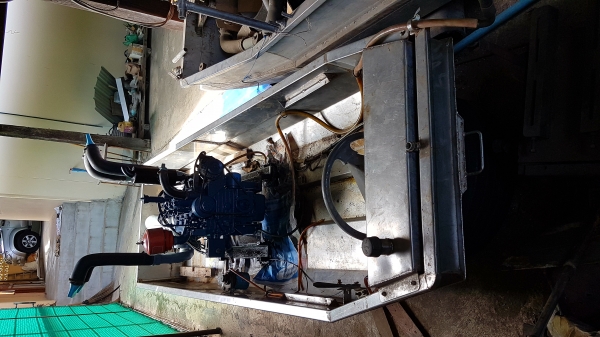 เรือรดน้ำสแตนเลส 4เขา เครื่องยนต์ kubota 3สูบ 18แรงม้า เป็นเครื่องจากญี่ปุ่น เครื่องเพิ่งวาง ไม่เคยใช้งานในไทย เรือเป็นสแตนเลส 304  หนา2.0มิลเต็ม กว้าง 1เมตร ยาว 3เมตร ปั้มรดน้ำแรงครับสภาพเก่าเก็บ ซื้อไปใช้งานได้เลยครับ สนใจติดต่อ 0817502357