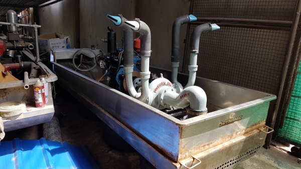 เรือรดน้ำสแตนเลส 4เขา เครื่องยนต์ kubota 3สูบ 18แรงม้า เป็นเครื่องจากญี่ปุ่น เครื่องเพิ่งวาง ไม่เคยใช้งานในไทย เรือเป็นสแตนเลส 304 หนา2.0มิลเต็ม กว้าง 1เมตร ยาว 3เมตร ปั้มรดน้ำแรงครับสภาพเก่าเก็บ ซื้อไปใช้งานได้เลยครับ สนใจติดต่อ 0817502357 เรือรดน้ำสแตนเลส 4เขา เครื่องยนต์ kubota 3สูบ 18แรงม้า เป็นเครื่องจากญี่ปุ่น เครื่องเพิ่งวาง ไม่เคยใช้งานในไทย เรือเป็นสแตนเลส 304 หนา2.0มิลเต็ม กว้าง 1เมตร ยาว 3เมตร ปั้มรดน้ำแรงครับสภาพเก่าเก็บ ซื้อไปใช้งานได้เลยครับ สนใจติดต่อ 0817502357