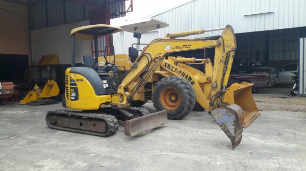 รถขุด Komatsu PC30MR-2  สวยๆเดิมๆจากญี่ปุ่น
