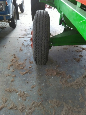 รถคีบอ้อย