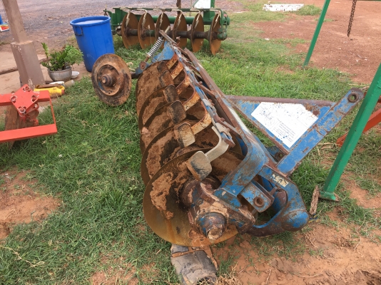 ขายผานรถไถฟอร์ด 6/26 PT สภาพพร้อมใช้ ใส่60 แรงขึ้น ขายผานรถไถฟอร์ด 6/26 PT สภาพพร้อมใช้ ใส่60 แรงขึ้น