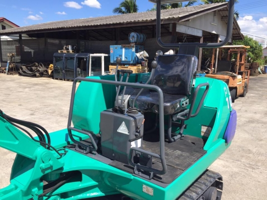 รถขุด KOMATSU PC10-7 ทำสีใหม่ นำเข้ามือสองญี่ปุ่น รถขุด KOMATSU PC10-7 ทำสีใหม่ นำเข้ามือสองญี่ปุ่น