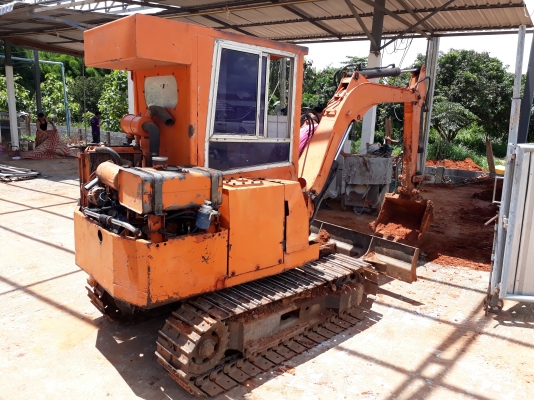 ขายด่วนรถแบคโฮPC25เครือง3สูบตัวเดินใหญ่รถใช้งานดีมาก