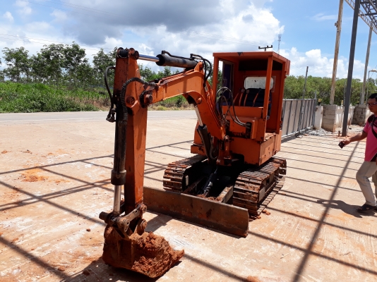 ขายด่วนรถแบคโฮPC25เครือง3สูบตัวเดินใหญ่รถใช้งานดีมาก ขายด่วนรถแบคโฮPC25เครือง3สูบตัวเดินใหญ่รถใช้งานดีมาก