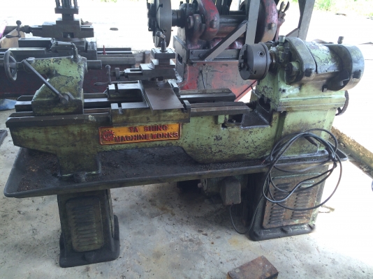 ขายกลึง4.5ฟุต2เพลามีเบรคแทงรู2แถวขนาดกำลังใช้ราคาเบาๆ