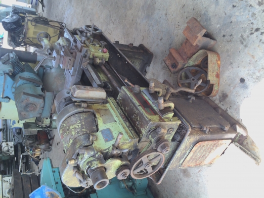 ขายกลึง4.5ฟุต2เพลามีเบรคแทงรู2แถวขนาดกำลังใช้ราคาเบาๆ