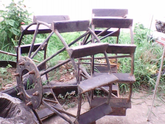 ล้อกันจม  ใหม่ ๆ ใบสามเหลี่ยม