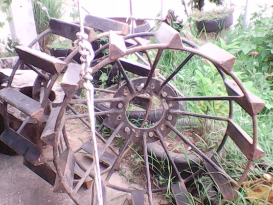 ล้อกันจม  ใหม่ ๆ ใบสามเหลี่ยม