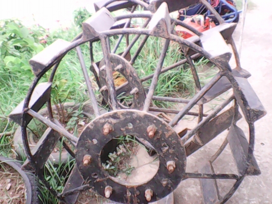 ล้อกันจม  ใหม่ ๆ ใบสามเหลี่ยม