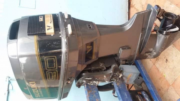 Suzuki DT90 หาง17นิ้ว 4สูบV 2จังหวะ ทริมใน ติดง่าย เดินเบาปกติ น้ำพุ่ง พร้อมใช้ มีคลิป